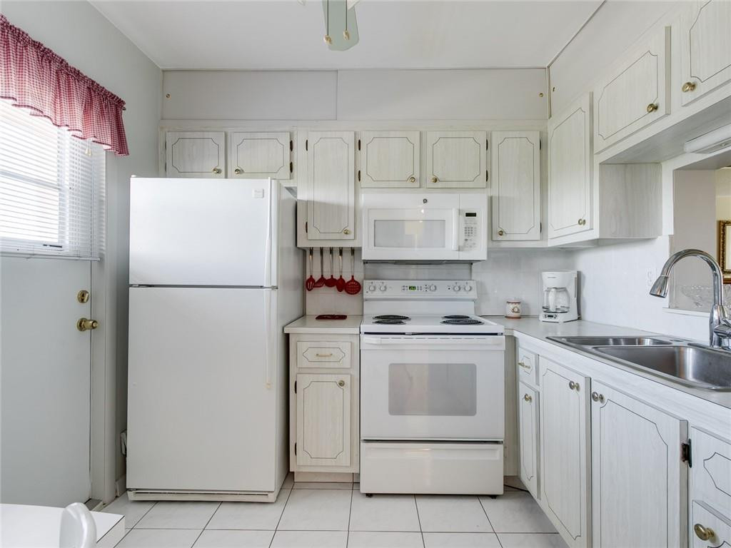 MEADOWBROOK - Residential