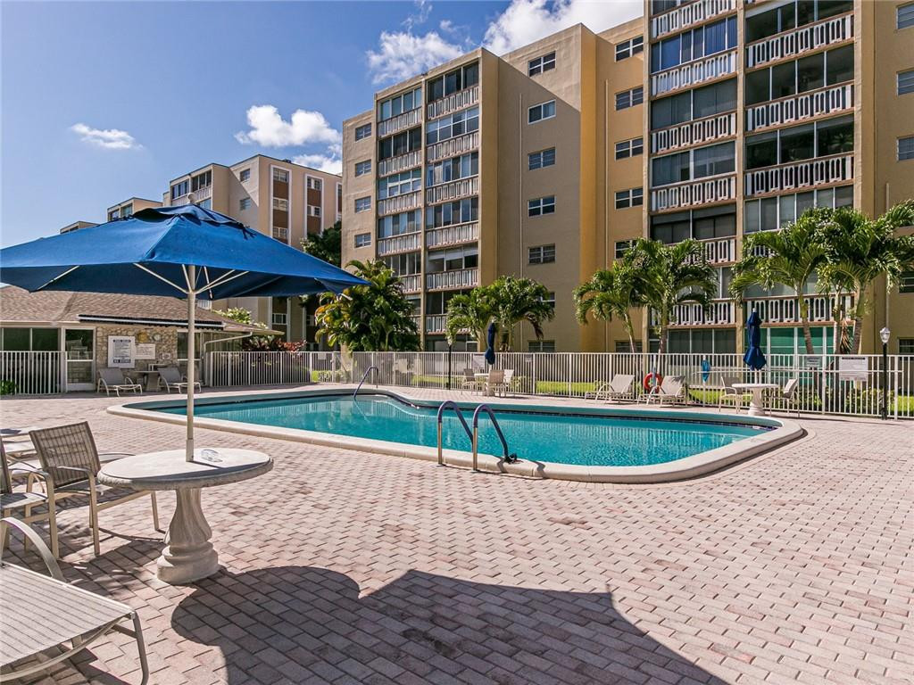 MEADOWBROOK - Residential