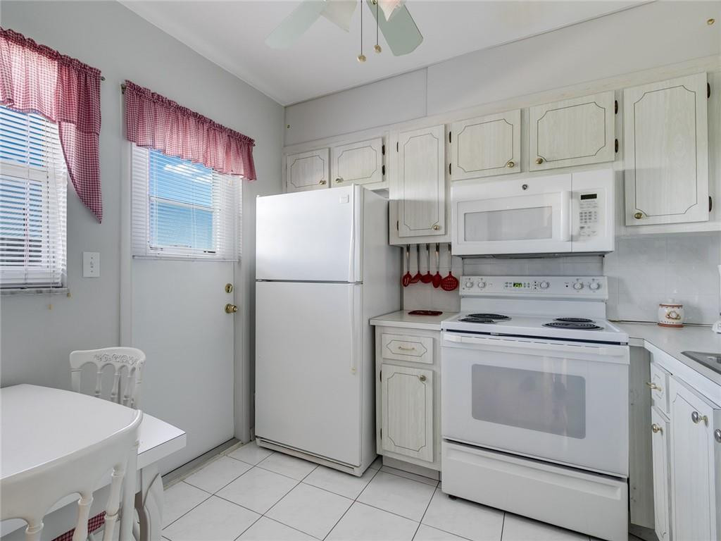 MEADOWBROOK - Residential