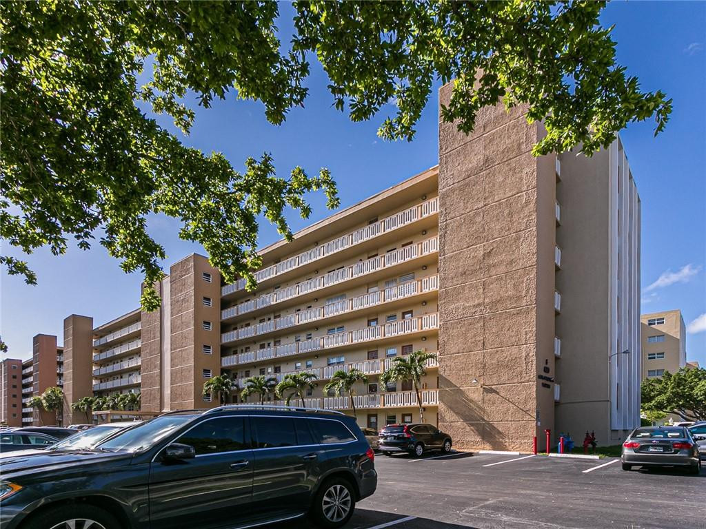MEADOWBROOK - Residential