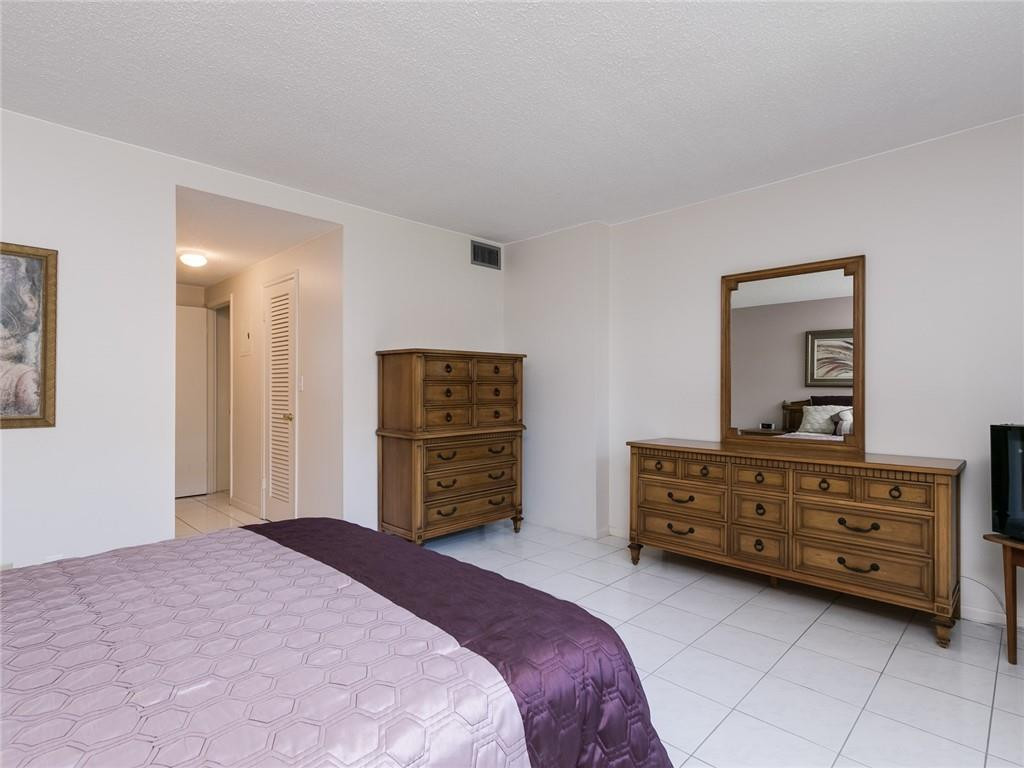 MEADOWBROOK - Residential