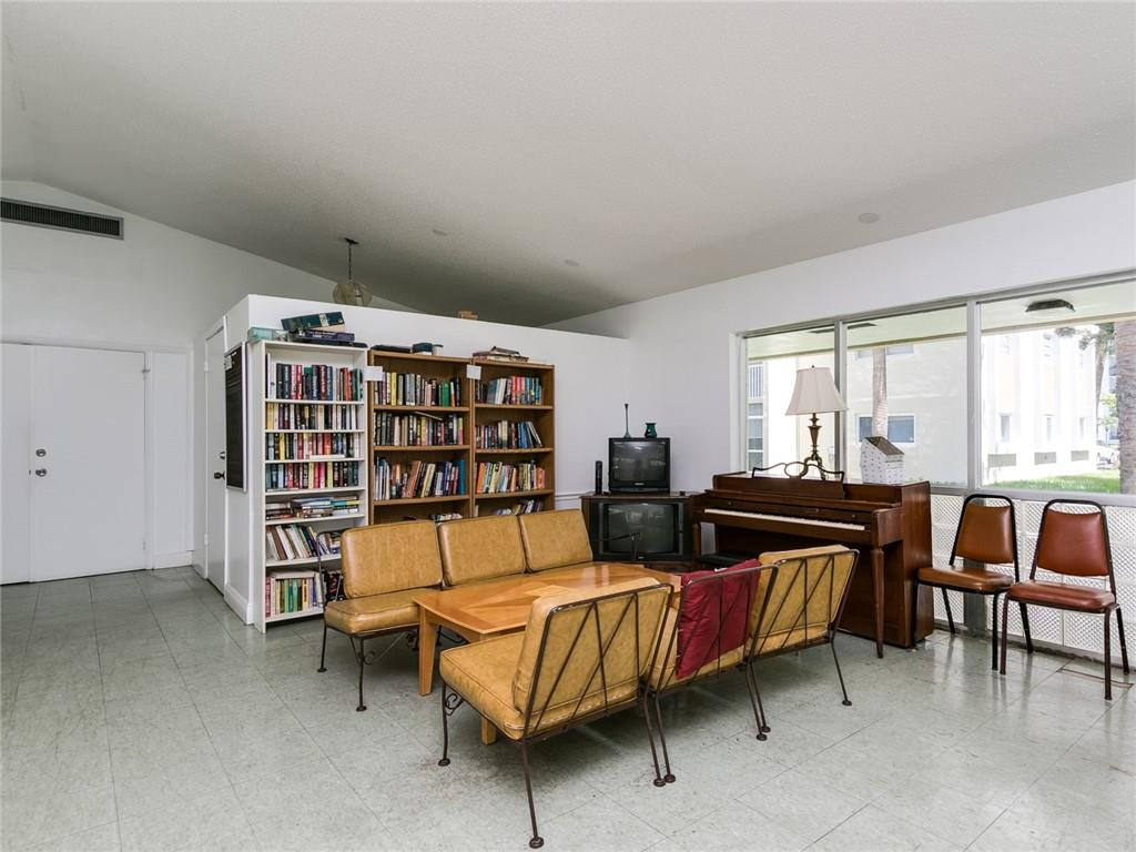 MEADOWBROOK - Residential