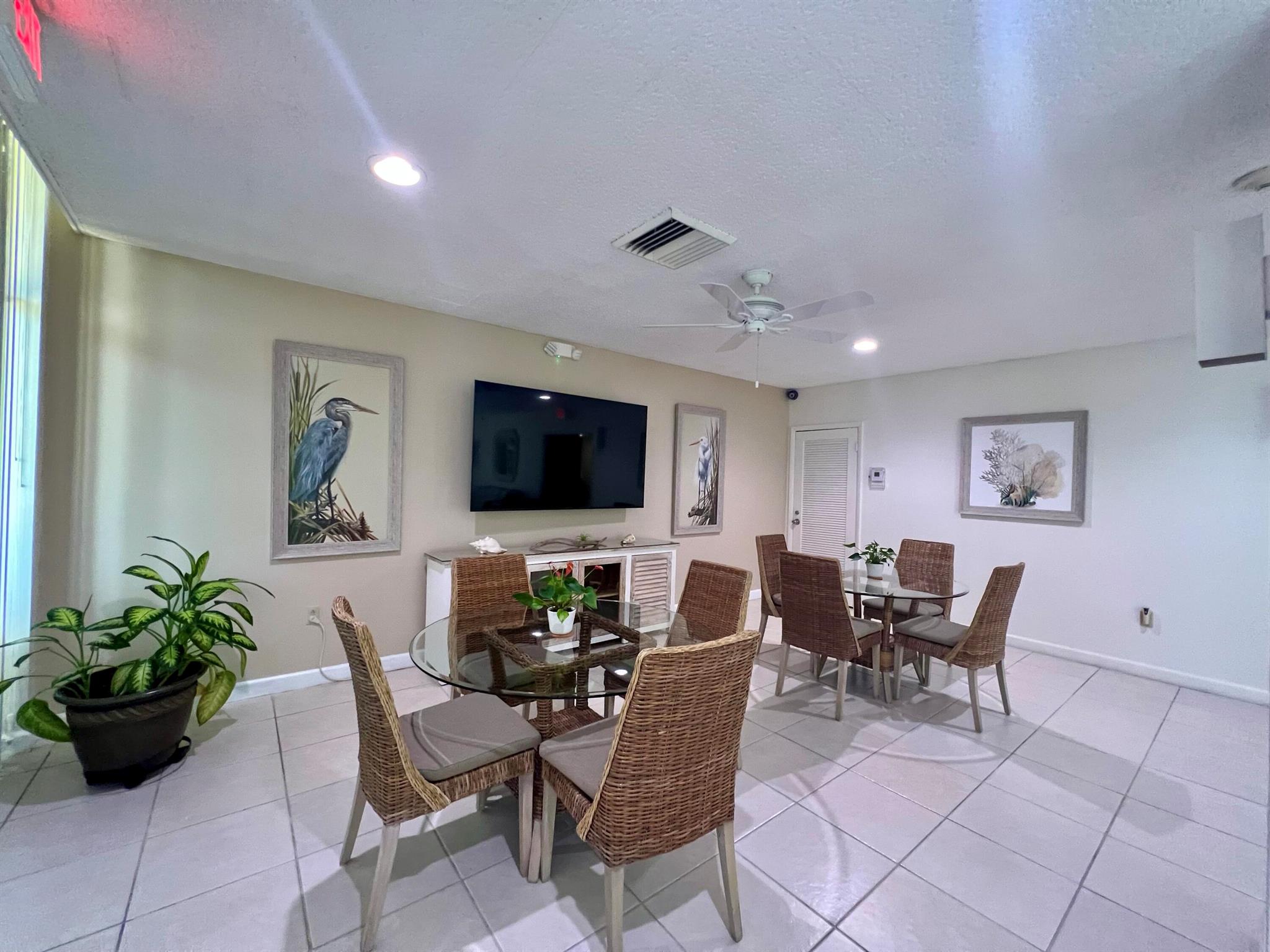 SEA PALMS CONDOMINIUM - Residential