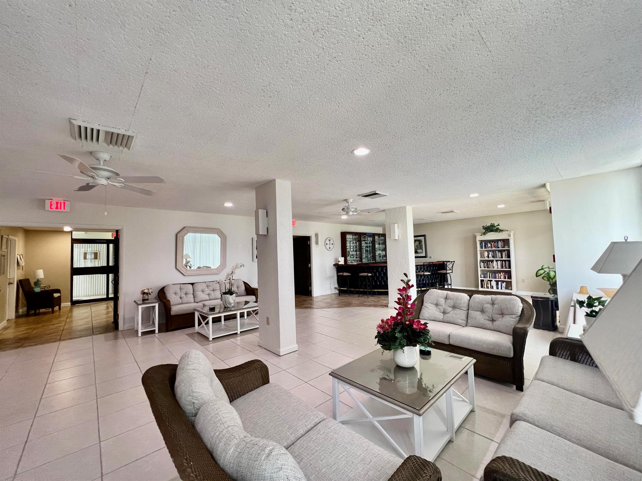 SEA PALMS CONDOMINIUM - Residential