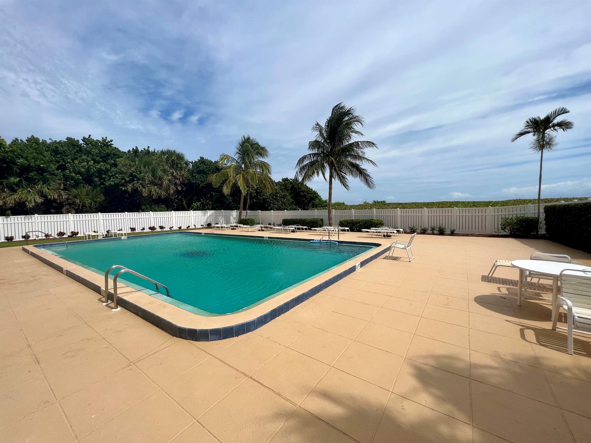 SEA PALMS CONDOMINIUM - Residential