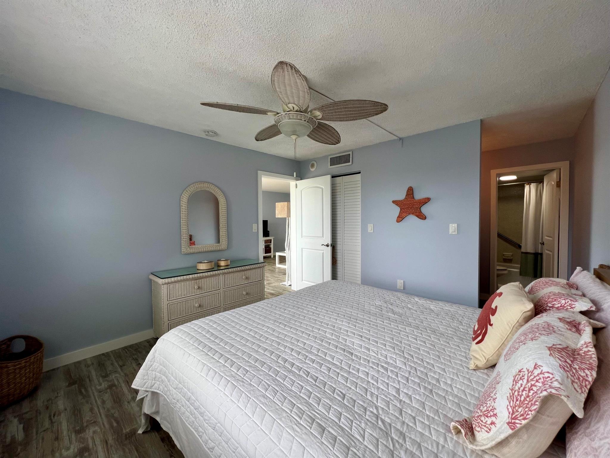 SEA PALMS CONDOMINIUM - Residential