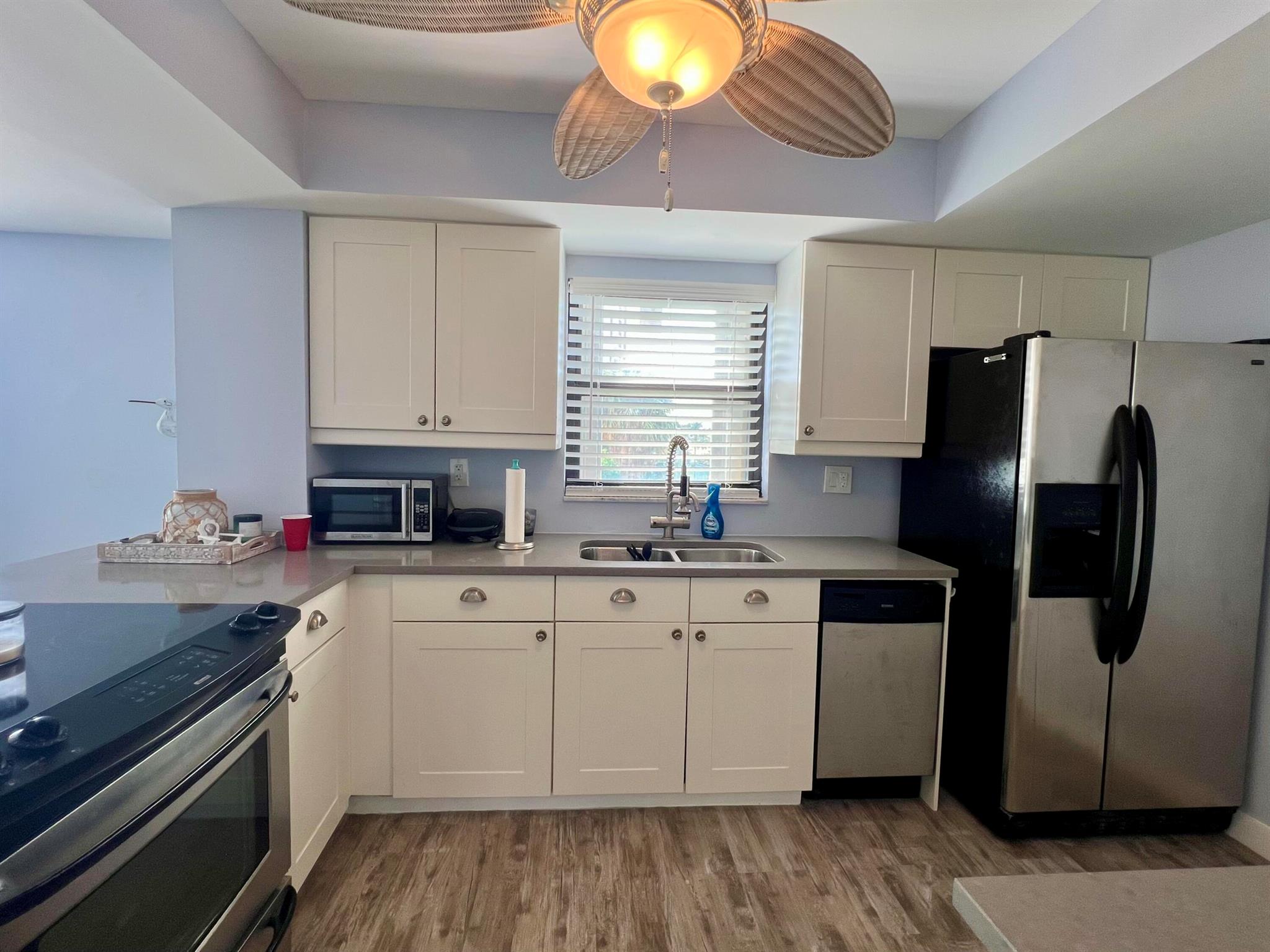 SEA PALMS CONDOMINIUM - Residential