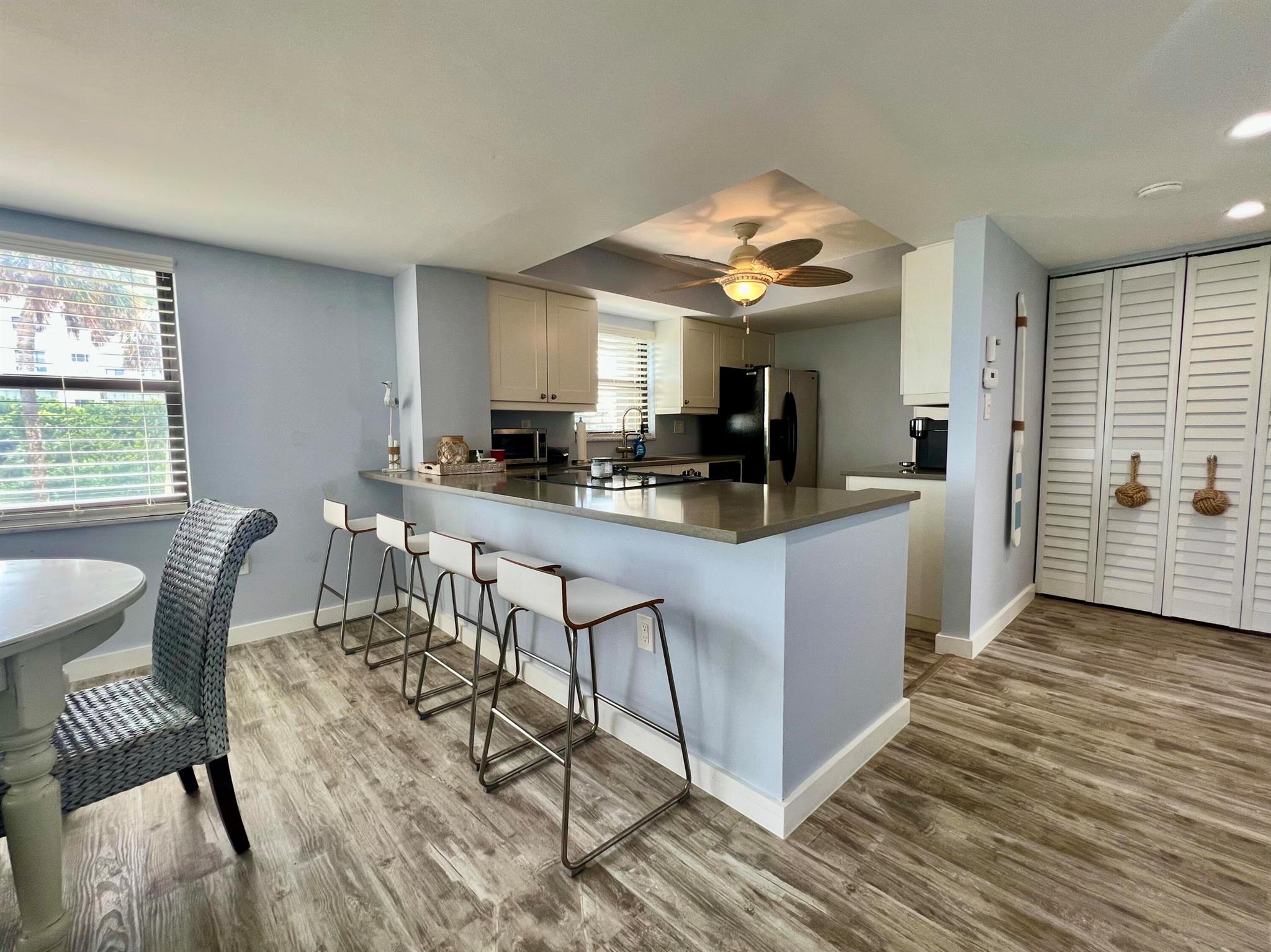 SEA PALMS CONDOMINIUM - Residential