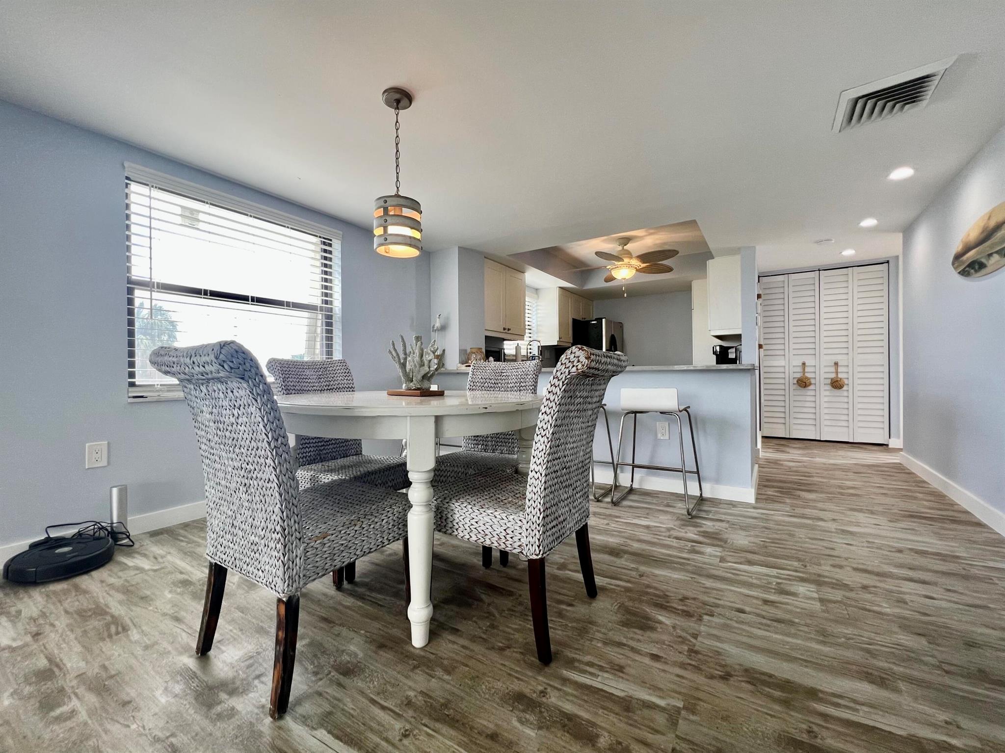 SEA PALMS CONDOMINIUM - Residential