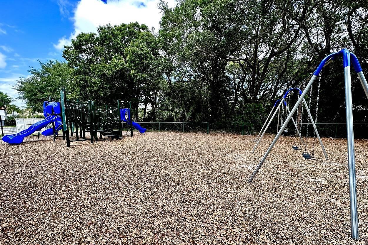 WELLINGTONS EDGE PAR 77 PH 2 - Residential Lease
