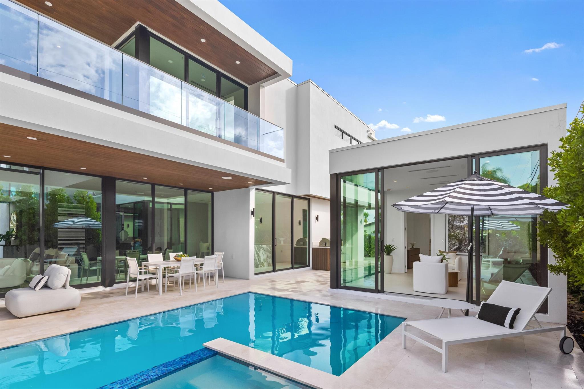 BOCA VILLAS - Residential