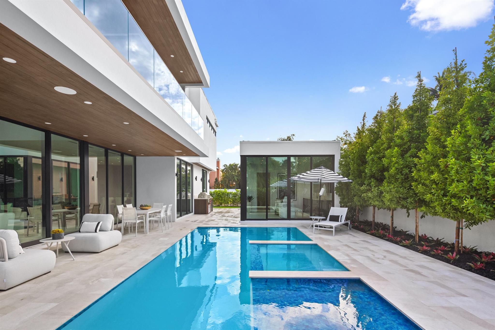 BOCA VILLAS - Residential