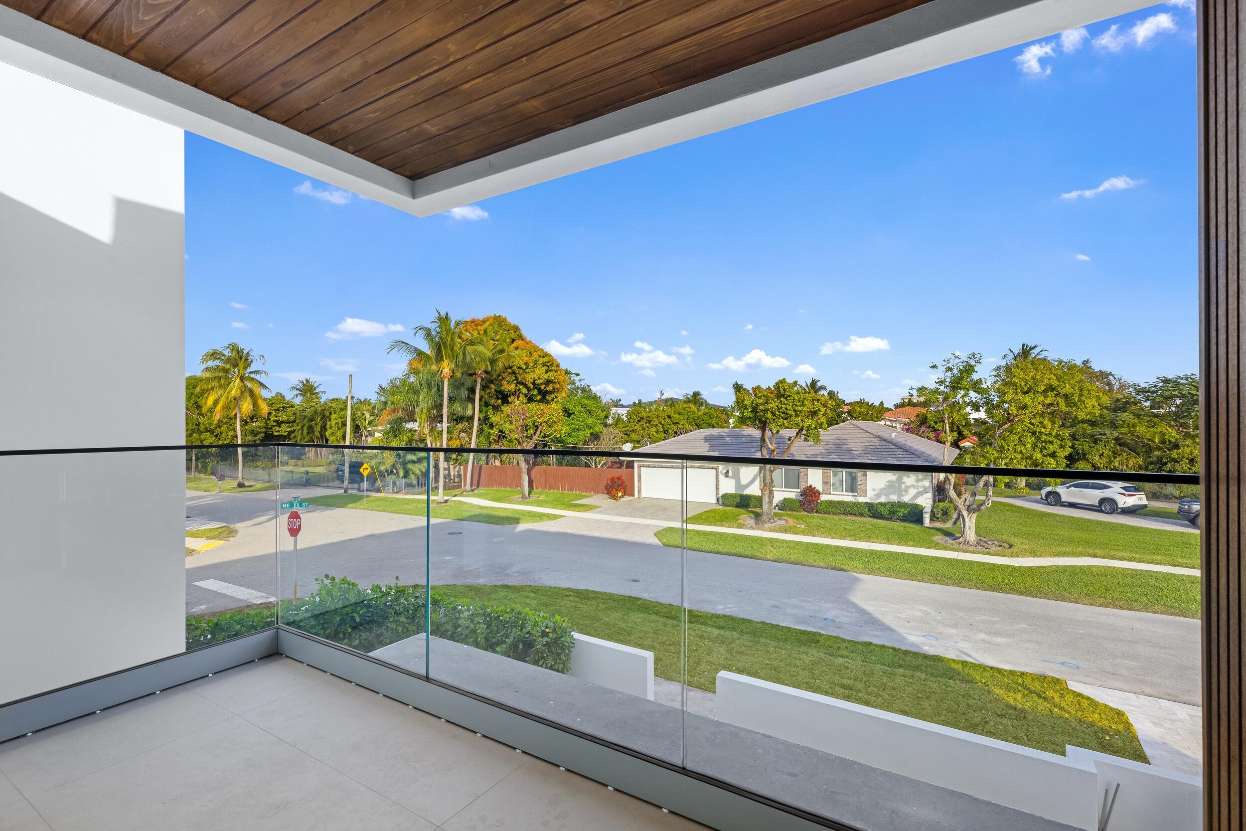 BOCA VILLAS - Residential