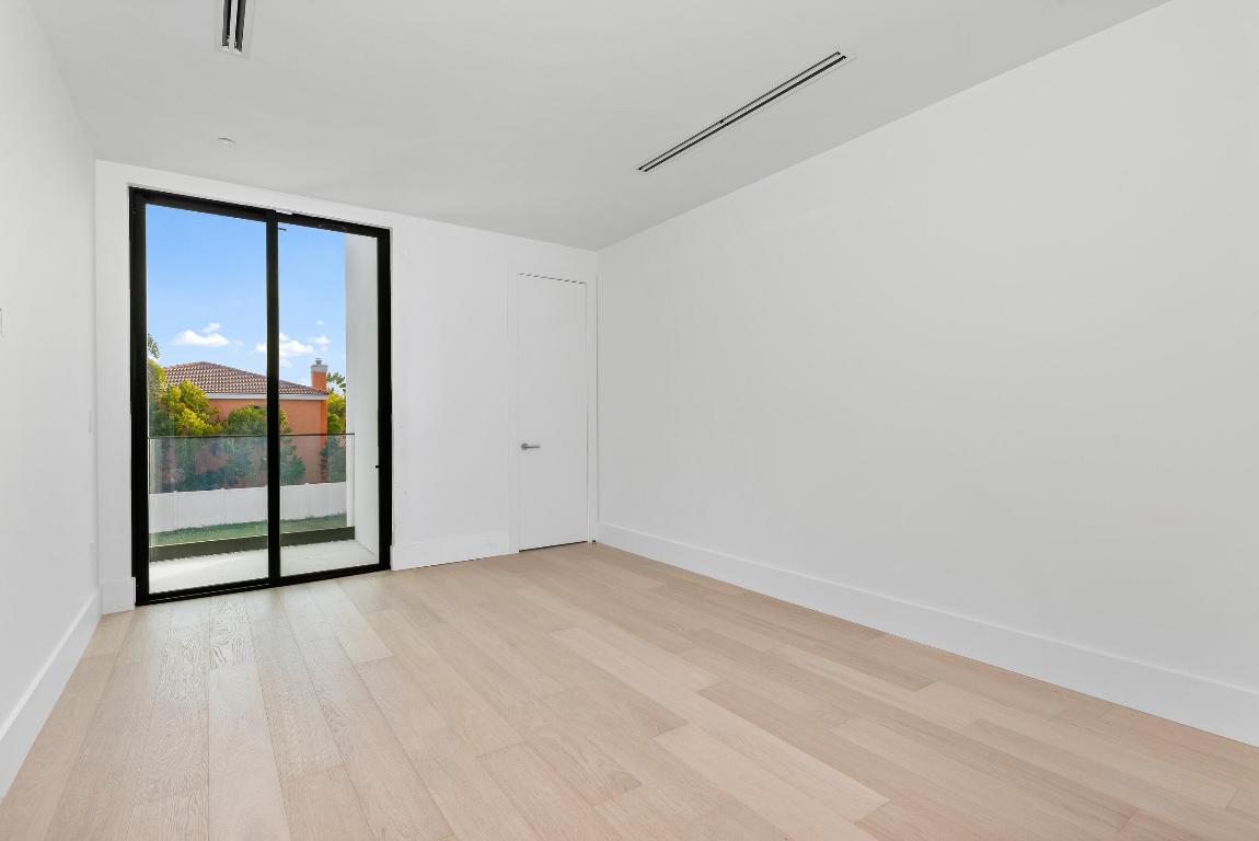 BOCA VILLAS - Residential