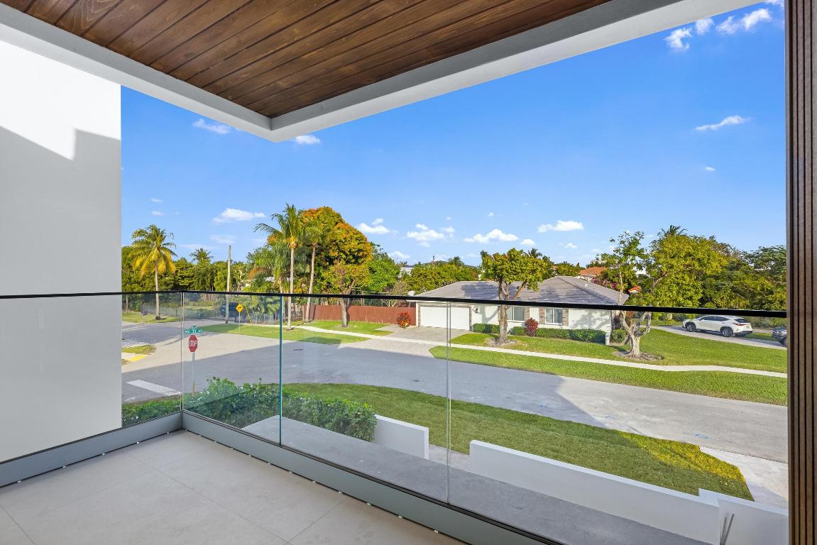 BOCA VILLAS - Residential