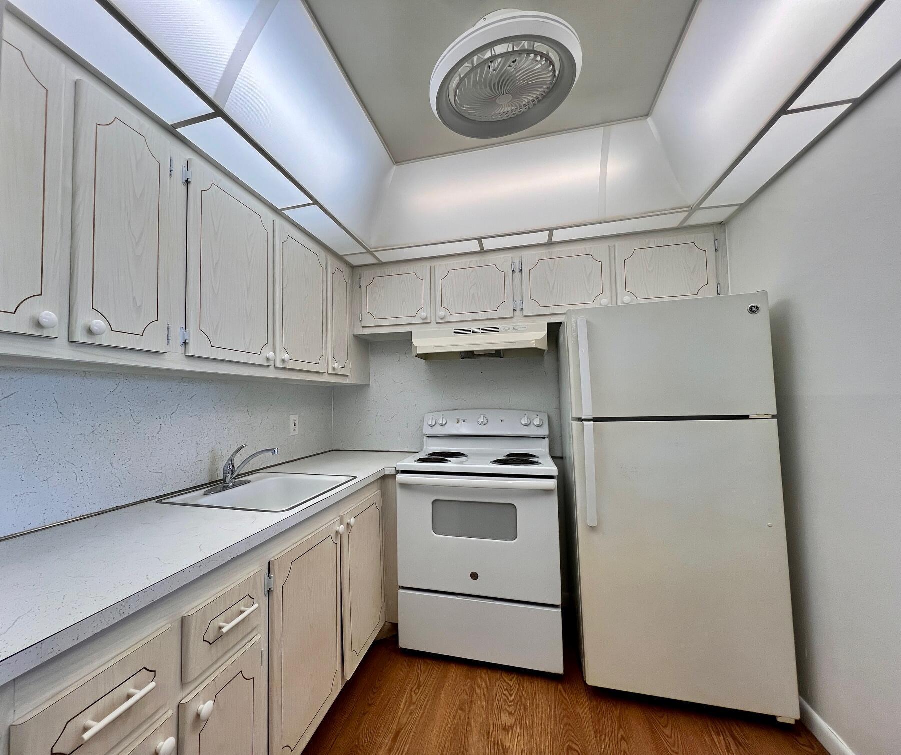 CENTURY VILLAGE - NORTHAMPTON CONDOS - Residential Lease