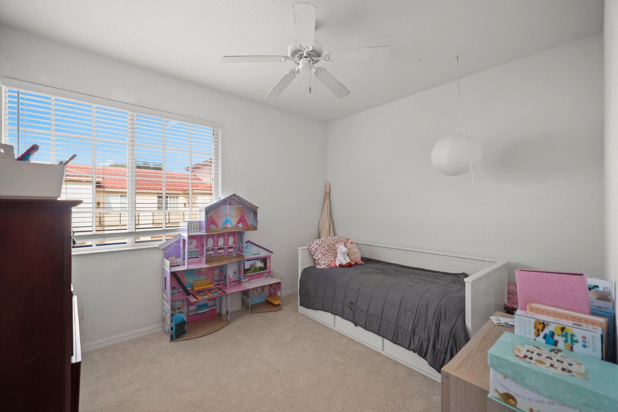 VILLAGE AT SWINTON SQUARE CONDO - Residential