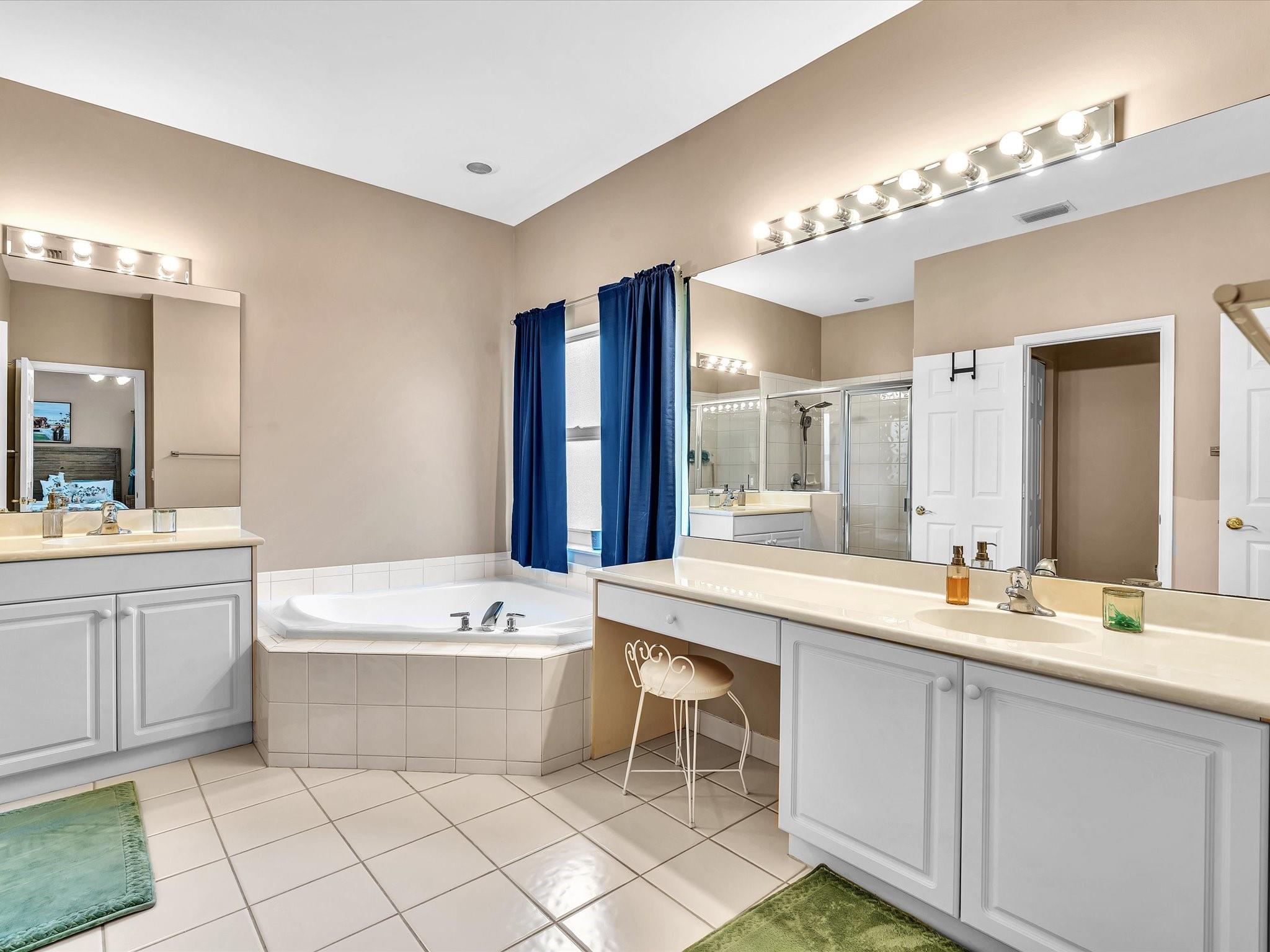 PARKLAND ISLES - Residential