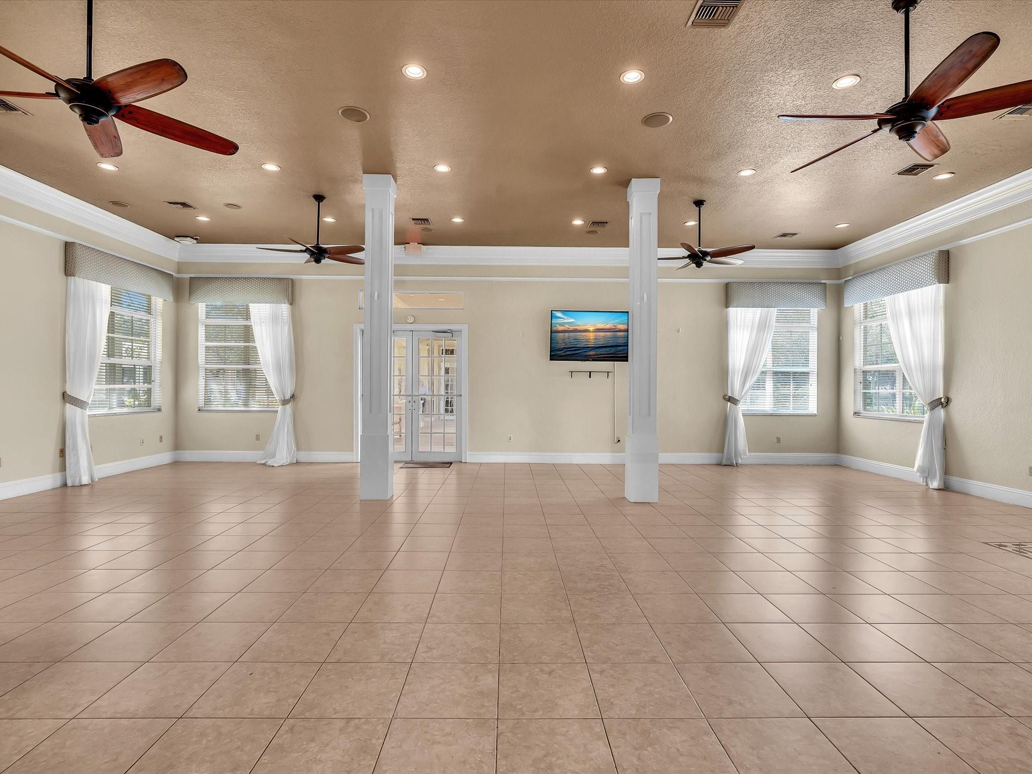 PARKLAND ISLES - Residential