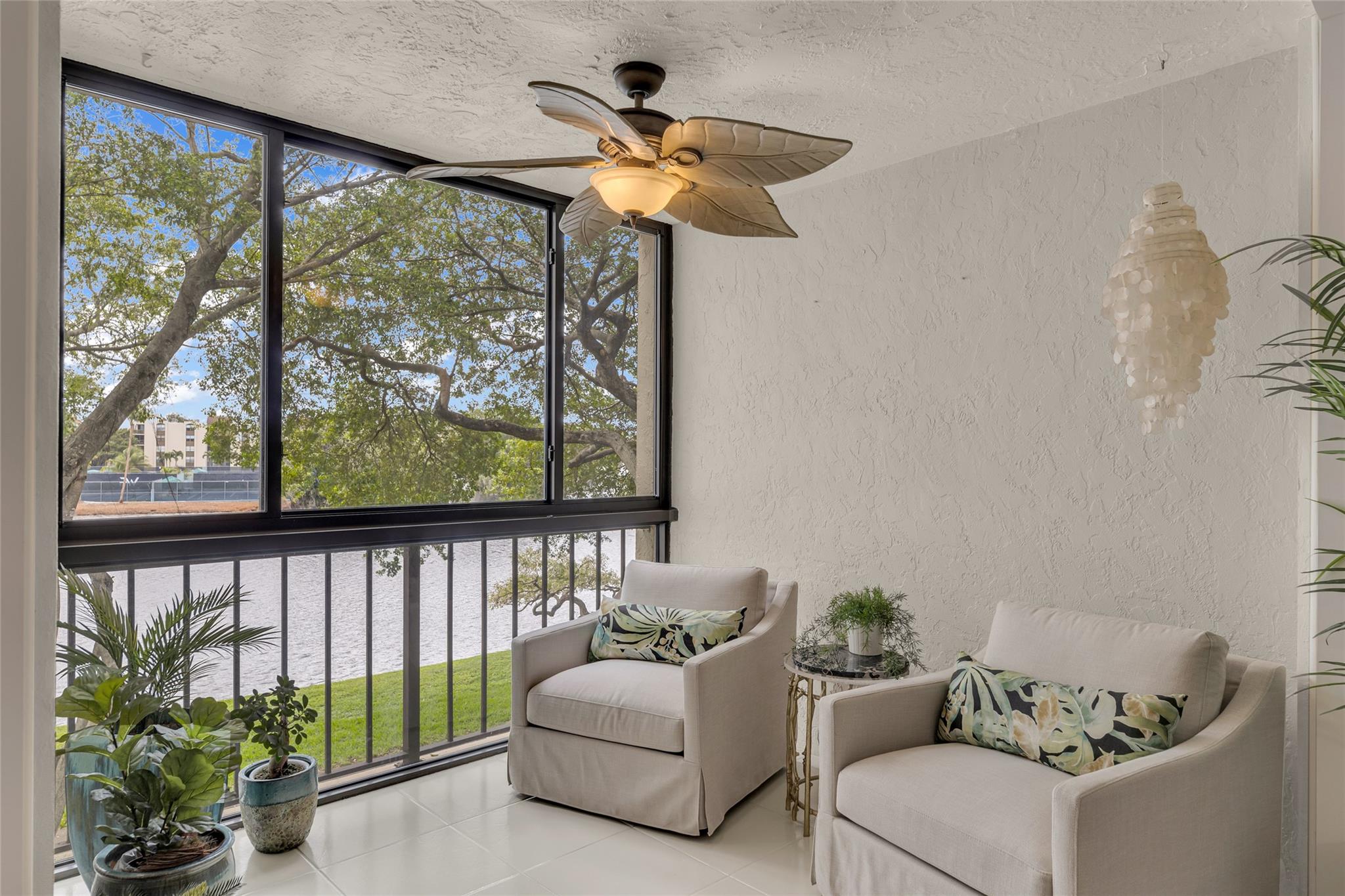 LAKESIDE CONDOMINIUM - Residential