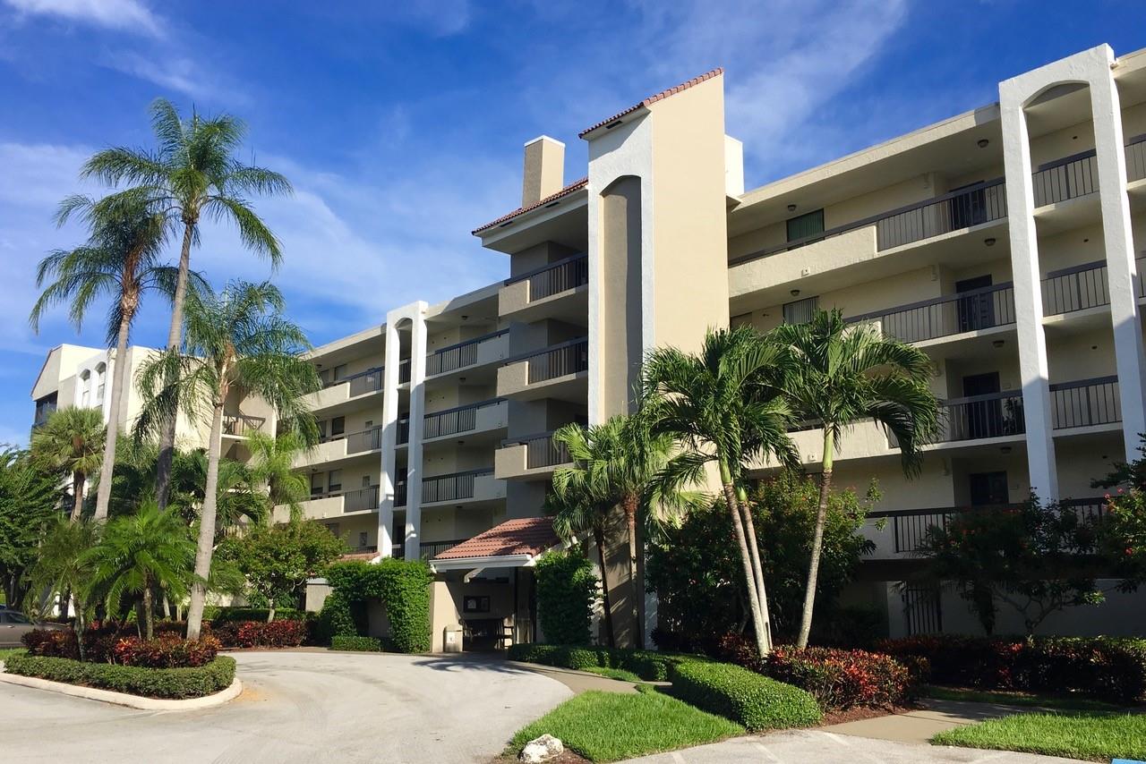 LAKESIDE CONDOMINIUM - Residential