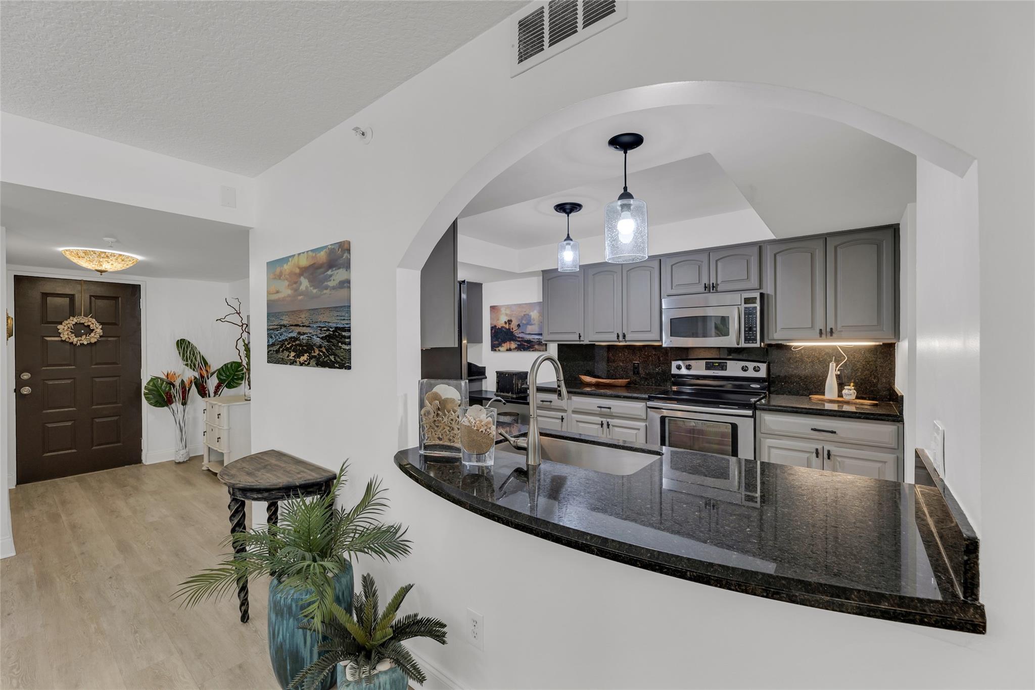LAKESIDE CONDOMINIUM - Residential