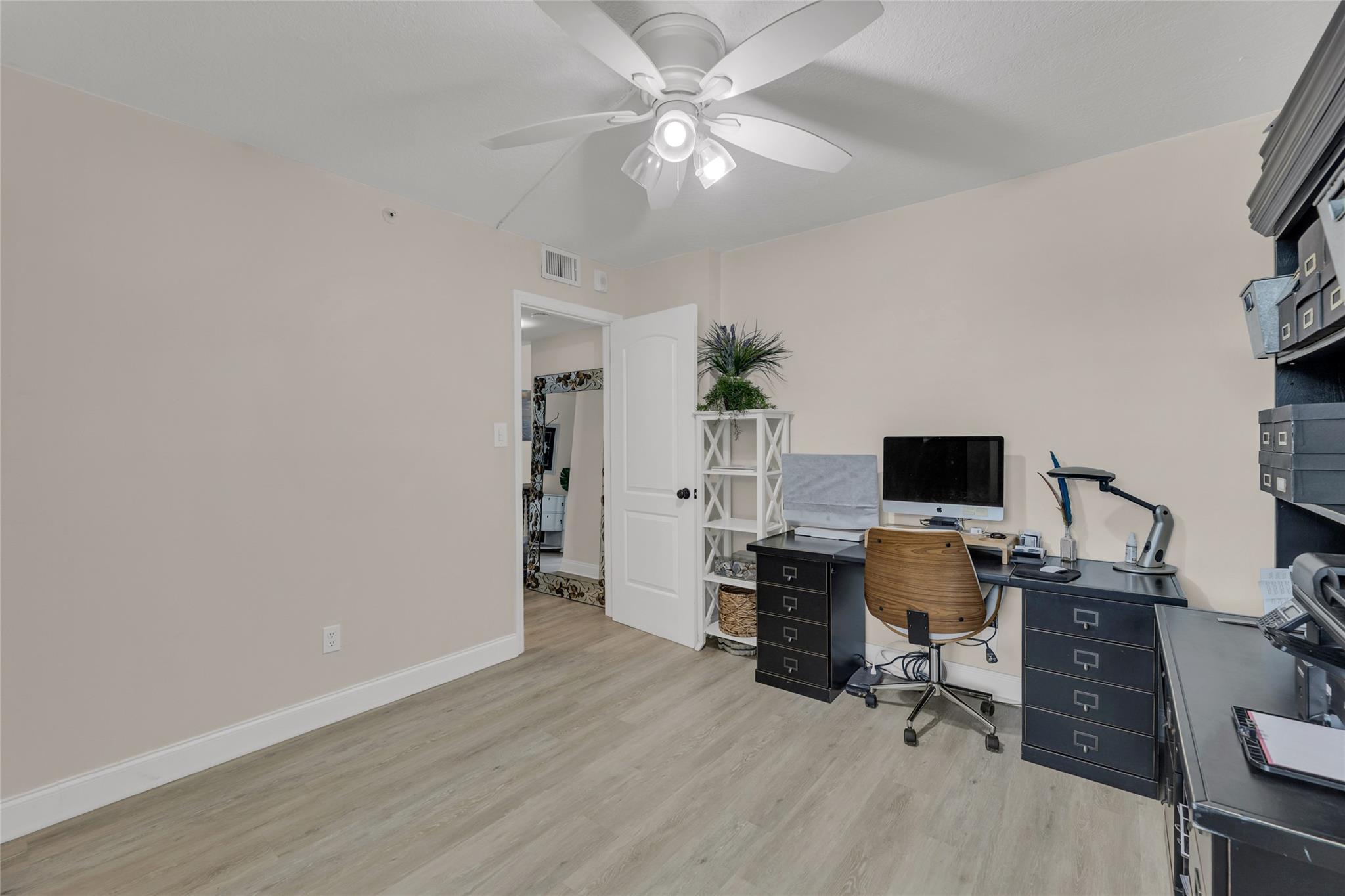 LAKESIDE CONDOMINIUM - Residential