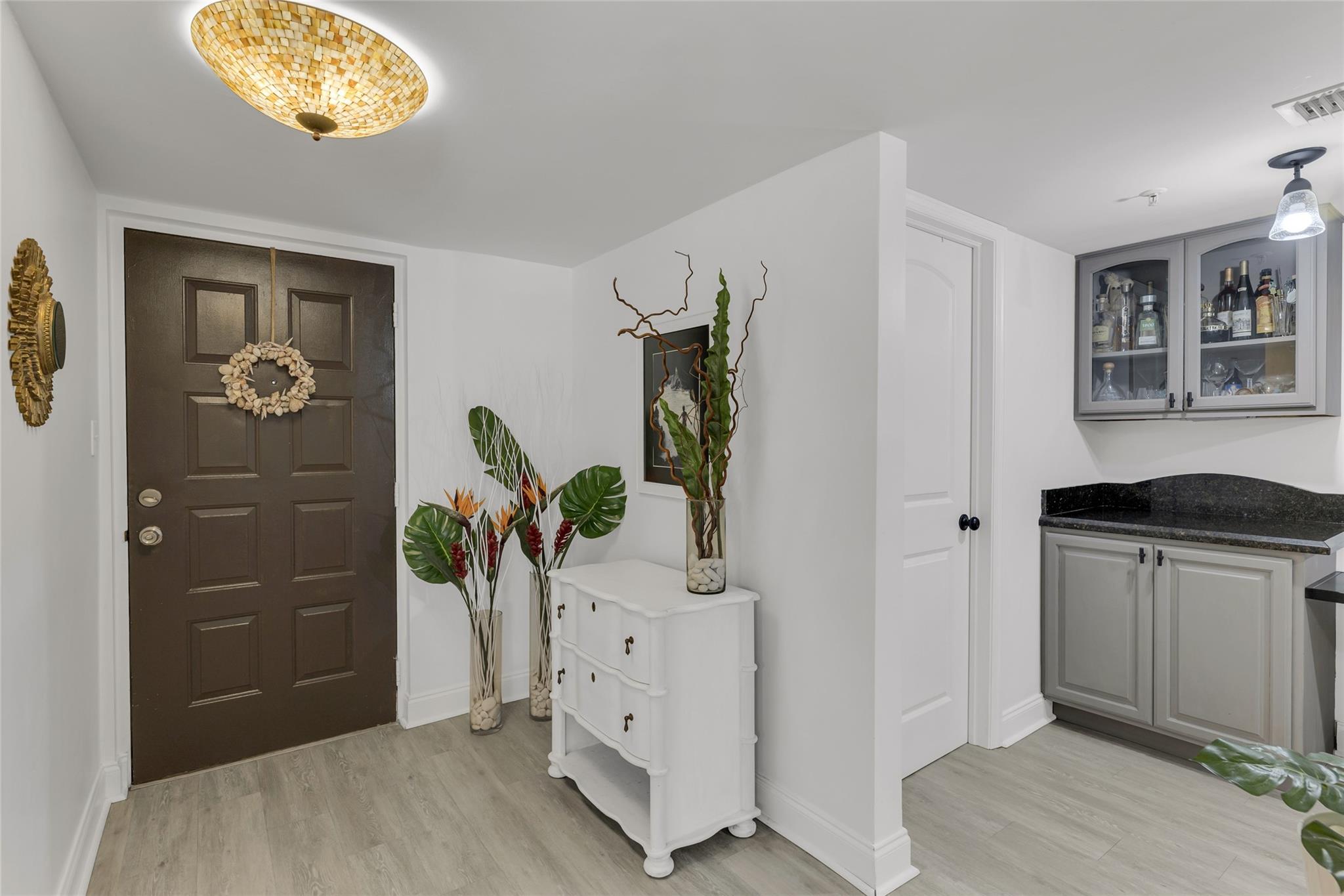 LAKESIDE CONDOMINIUM - Residential