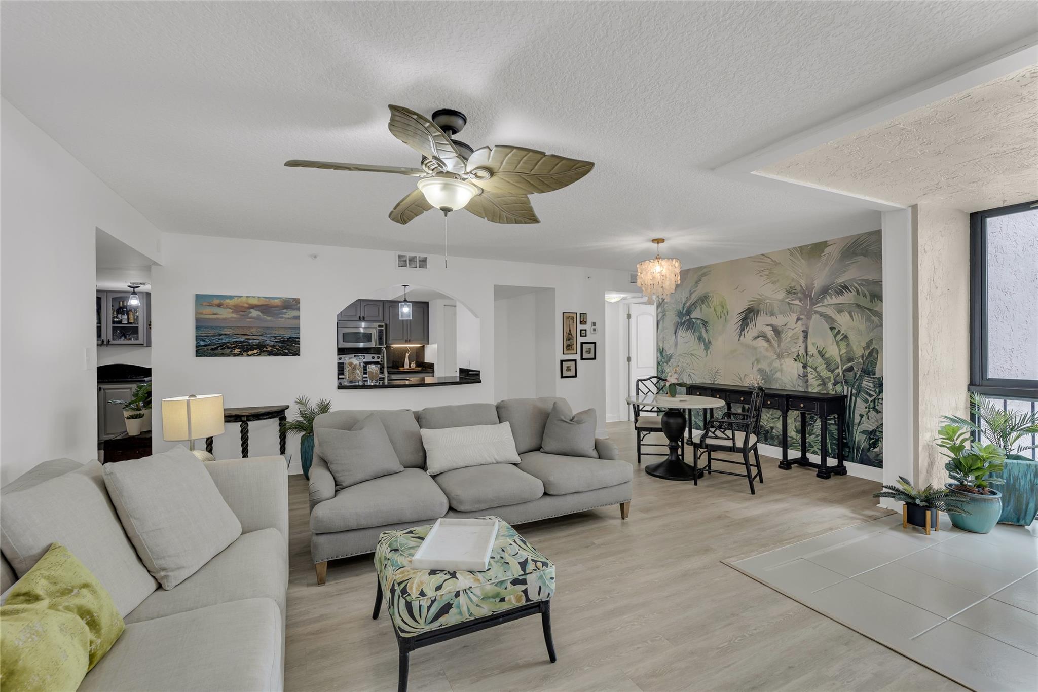 LAKESIDE CONDOMINIUM - Residential