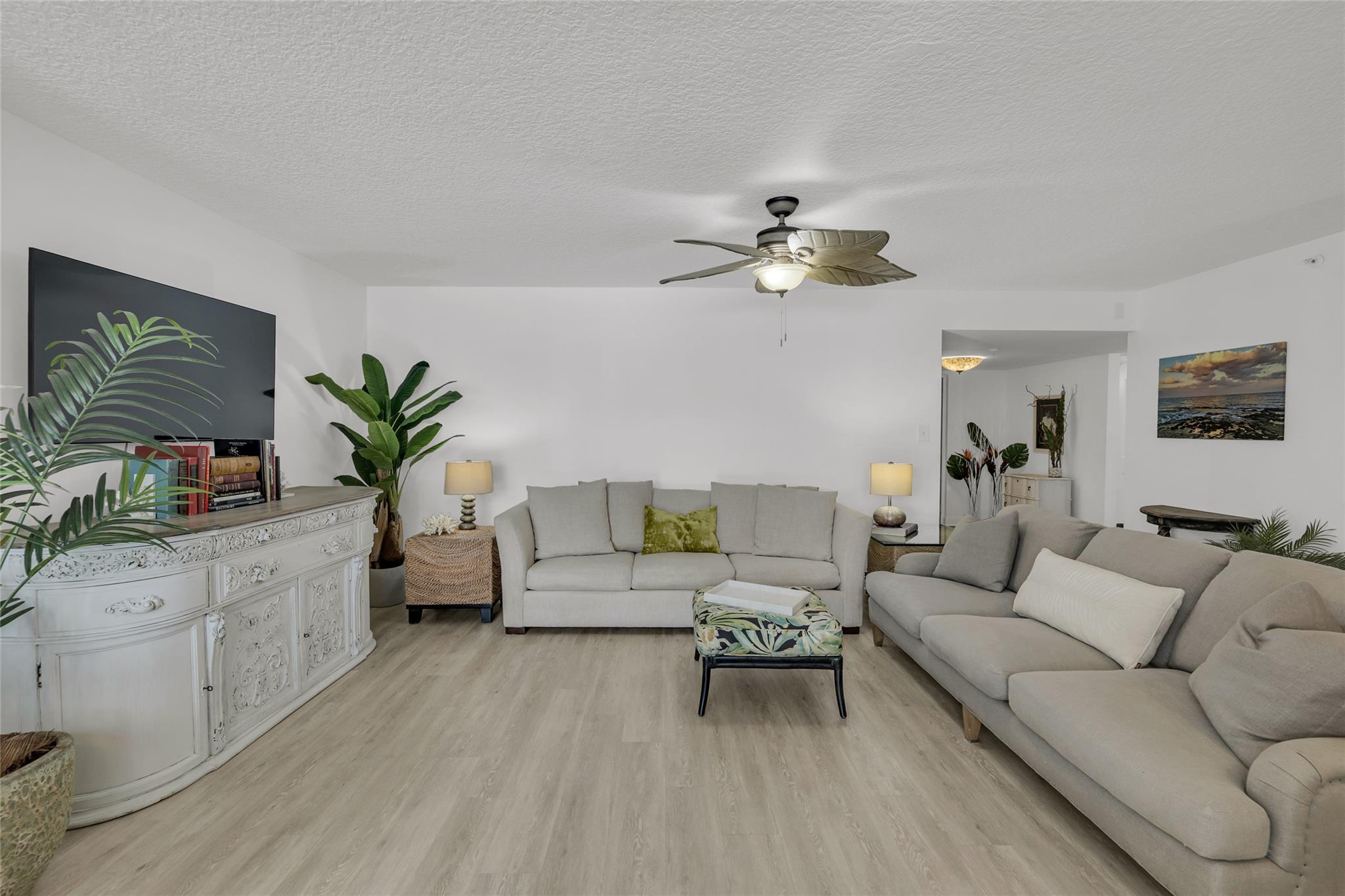 LAKESIDE CONDOMINIUM - Residential
