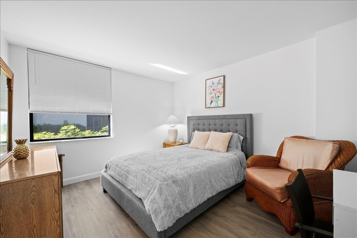 LAVERS RESORT & RACQUET C - Residential Lease