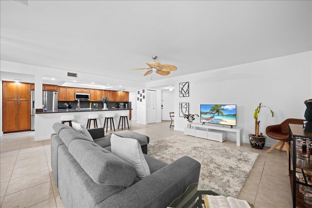 Photo of 825 Egret Circle #102, Delray Beach, FL 33444 (MLS # R11146159)