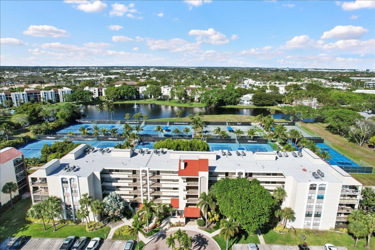 LAVERS RESORT & RACQUET C - Residential Lease