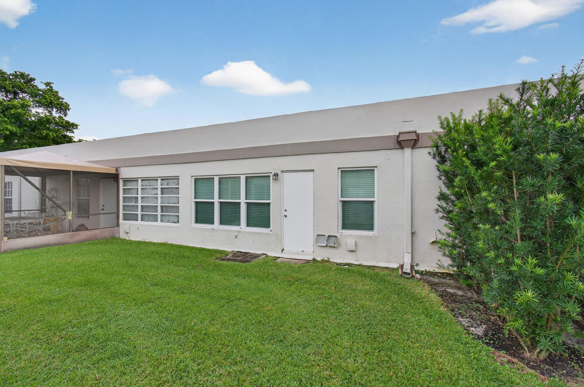 TOWN VILLAS - Residential