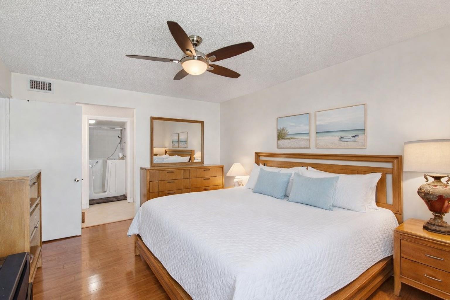 TOWN VILLAS - Residential