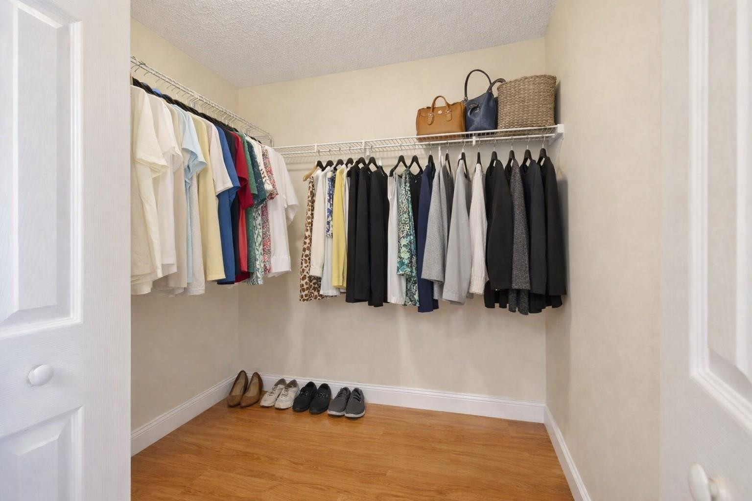 TOWN VILLAS - Residential