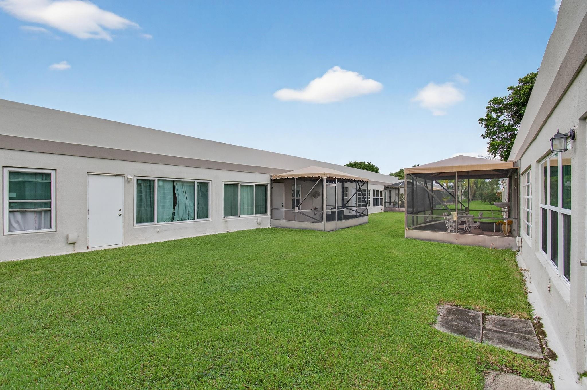 TOWN VILLAS - Residential