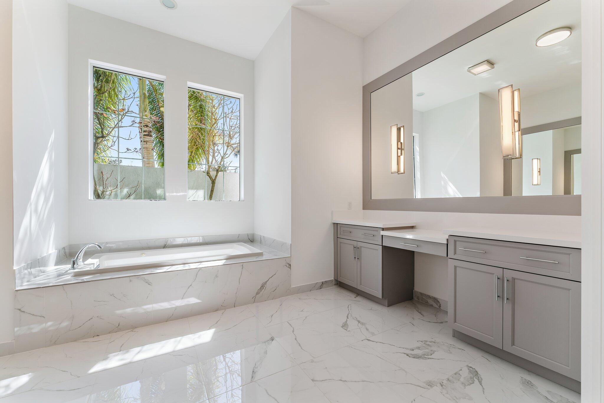 JUPITER COUNTRY CLUB - Residential