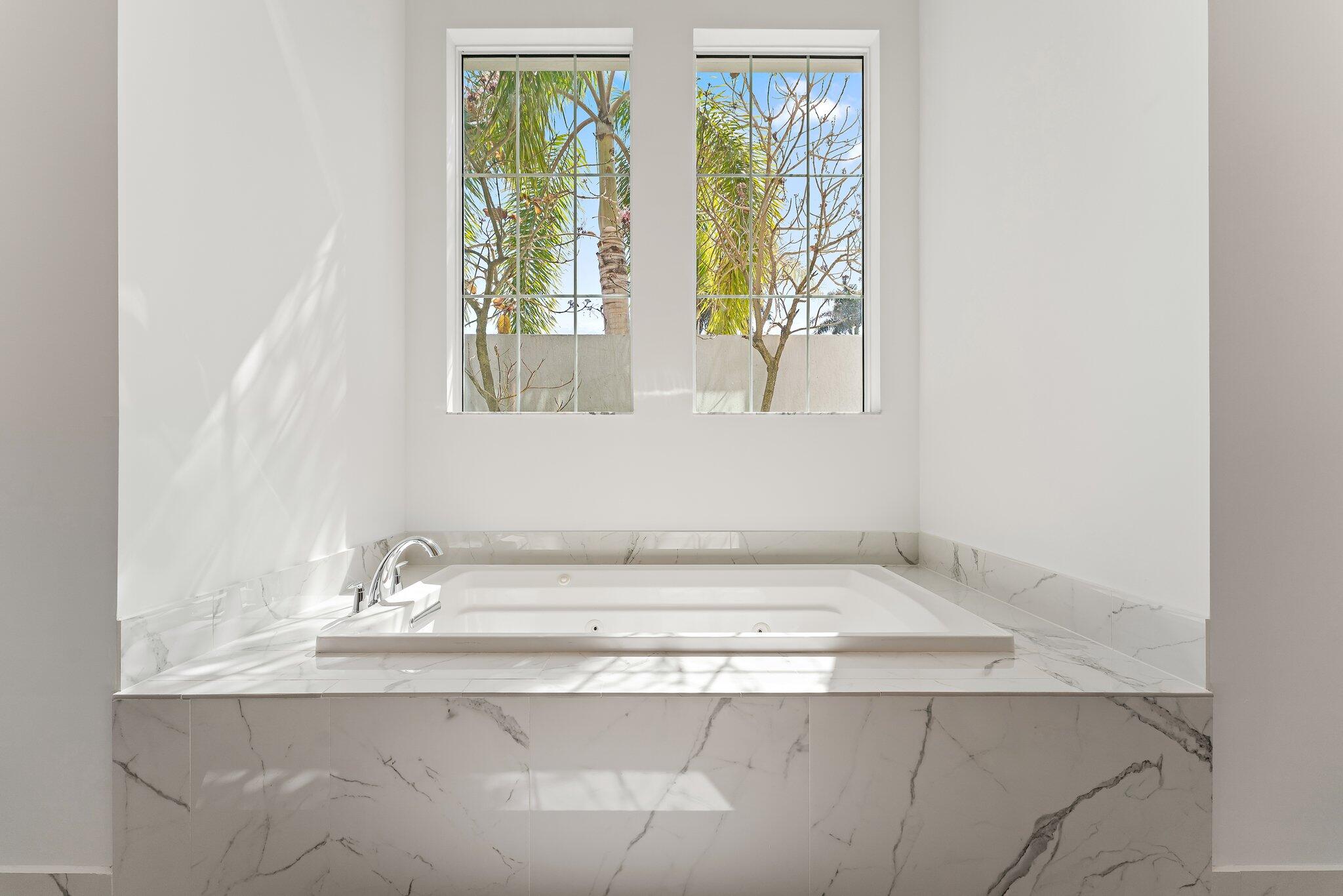 JUPITER COUNTRY CLUB - Residential