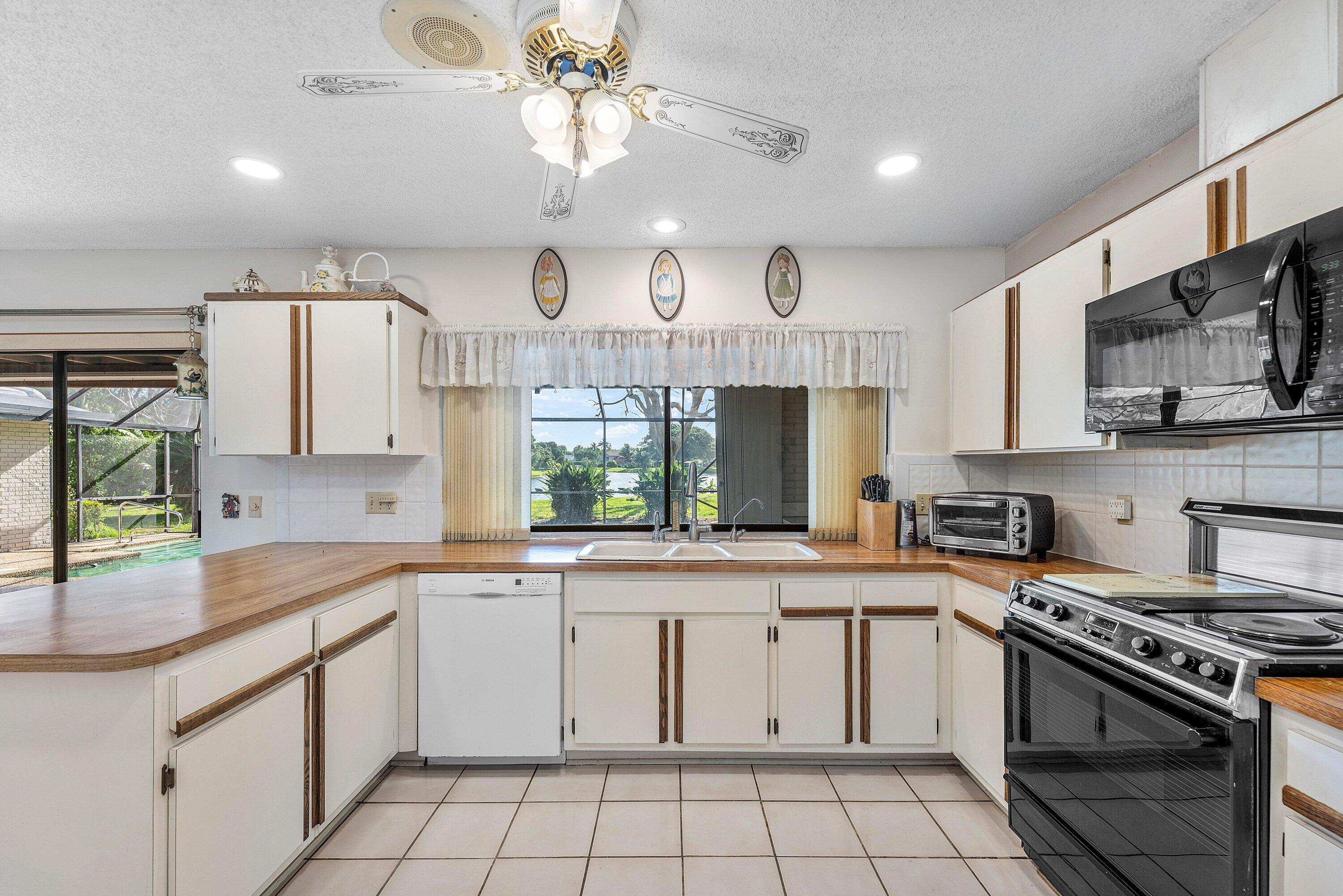 ESTANCIA II OF VIA VERDE - Residential