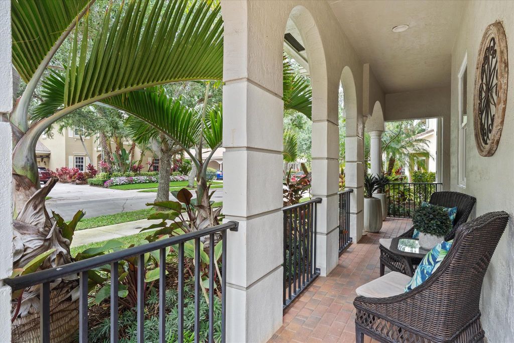 Photo of 132 Via Veracruz, Jupiter, FL 33458 (MLS # R11079922)