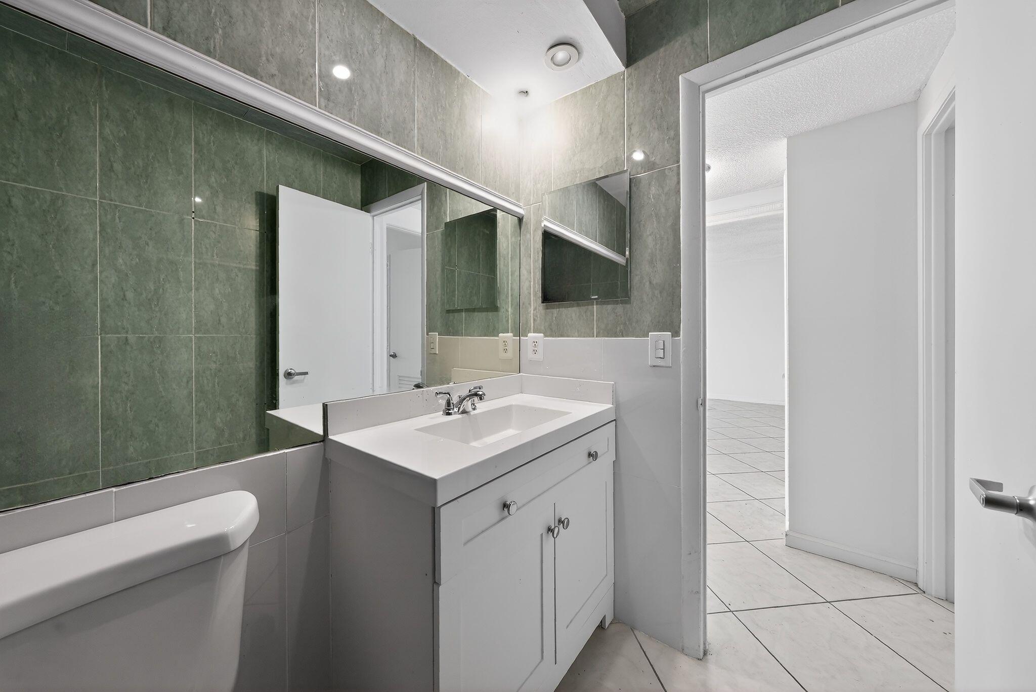 PARK LAYNE TOWERS CONDO - Residential