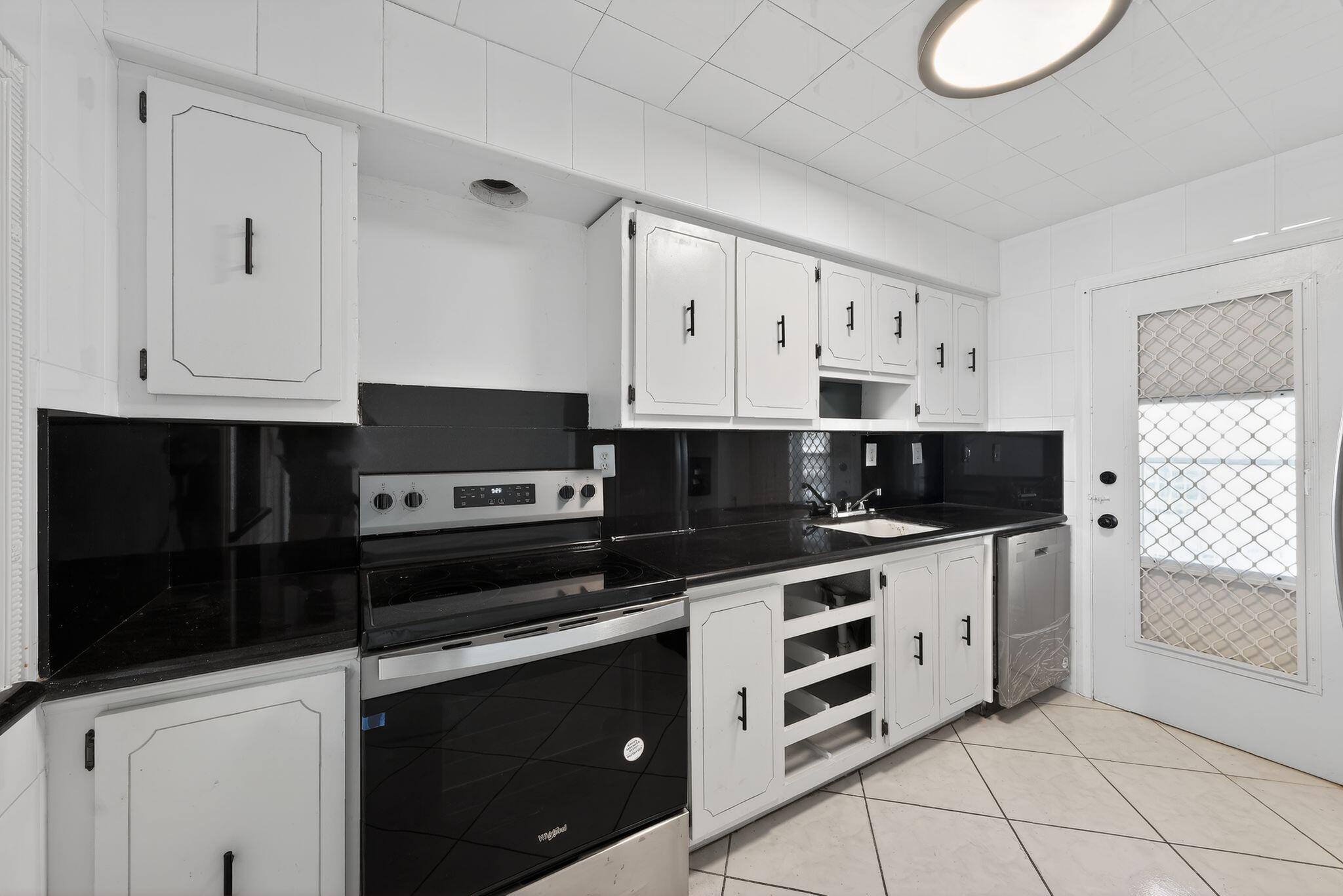 PARK LAYNE TOWERS CONDO - Residential