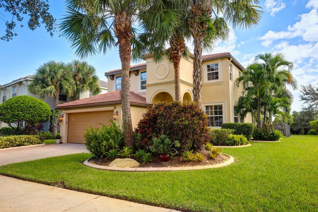 Photo of 11774 SW Bennington Circle, Port Saint Lucie, FL 34987 (MLS # R10929140)