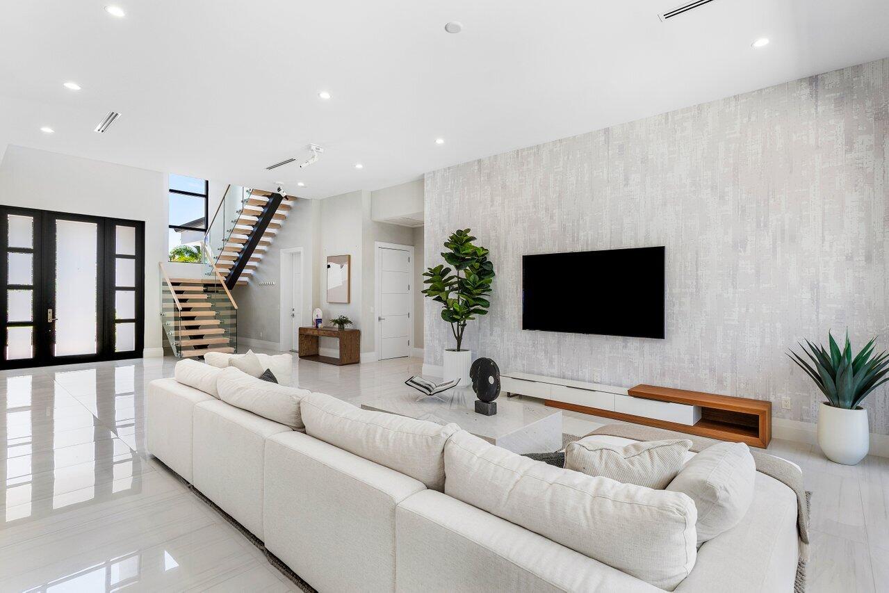 BOCA VILLAS - Residential