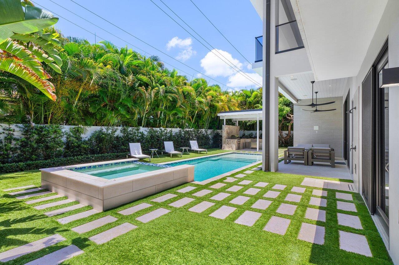 BOCA VILLAS - Residential