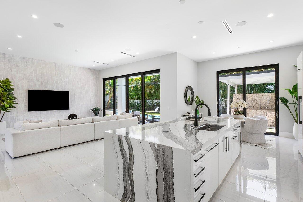 BOCA VILLAS - Residential