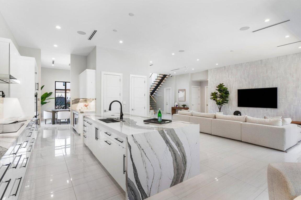 BOCA VILLAS - Residential