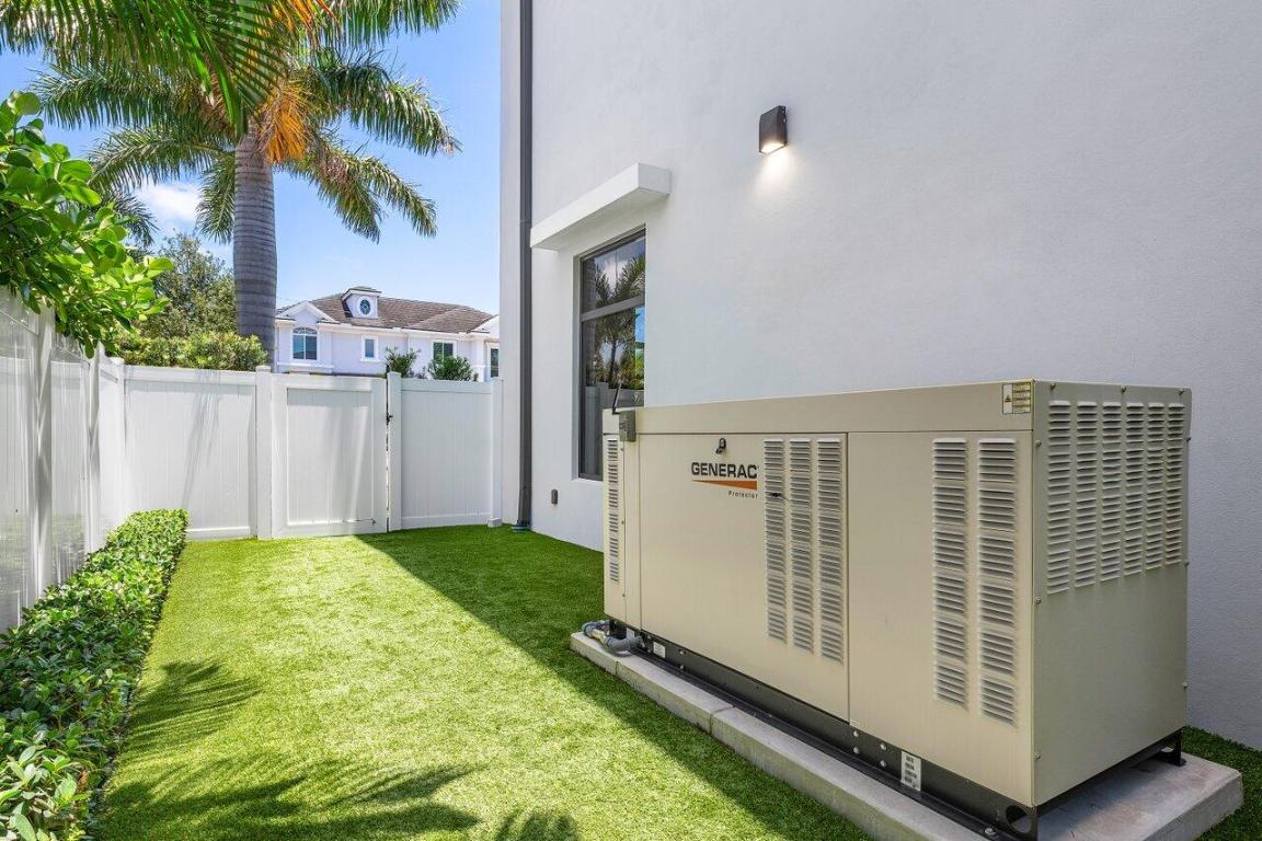 BOCA VILLAS - Residential