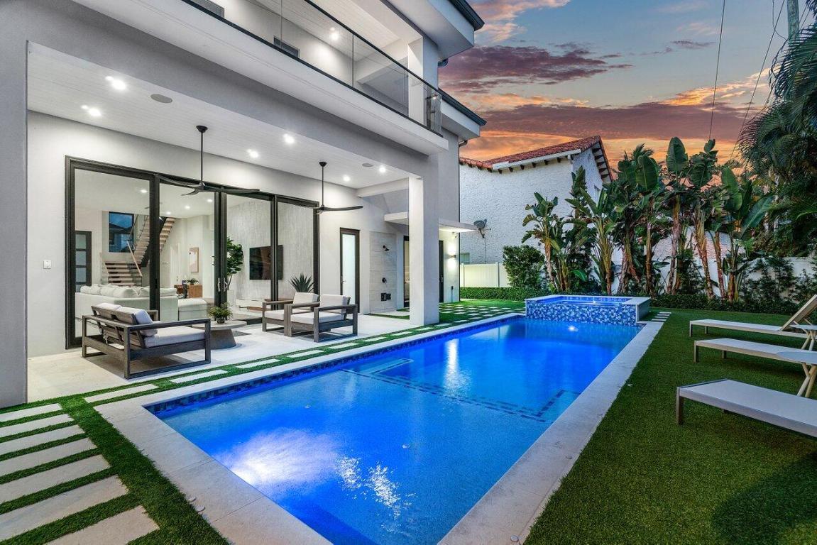 BOCA VILLAS - Residential